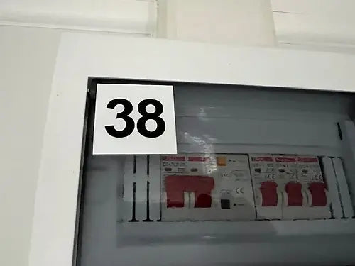Contenitore per ufficio standard con porta centrale